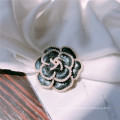 Euro American Camellia Alloy Pearl Brooch Korean for Women Girl Coat Sweater Accessories Chain Badge Fashion Jewelry Handmade